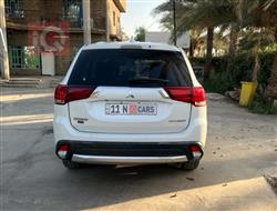 میتسوبیشی ئاوتلاندەر